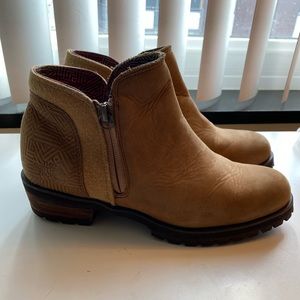 The North Face Women's 6.5 US Bridgerton Bootie Zip Brown Suede Ankle Boots